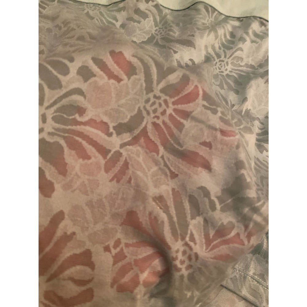 Fabletics Cashel Racerback Tank Workout Top - Picture 4 of 7